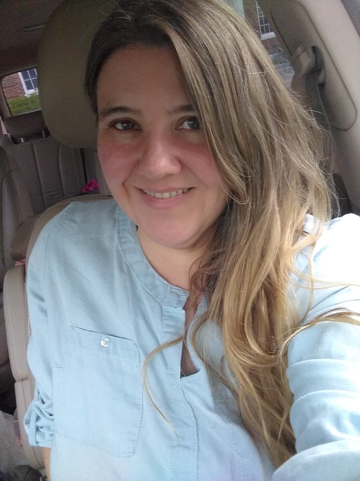 beckylou26's profile picture. SAHM of 3