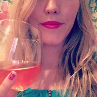 We blog about binging in every form. Whether it be food, alcoholic beverages, or Netflix. 🍷💄💁🏼♀️