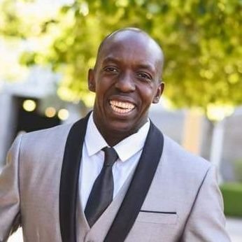 Born in Burundi, Africa grew up in Phoenix AZ, love meeting new people and learning new culture.