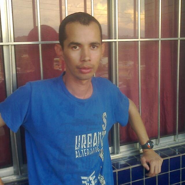 mlima_w's profile picture. Branco