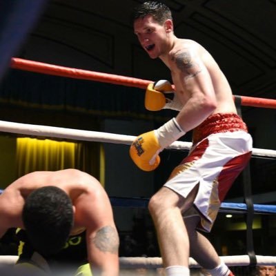 Official Twitter Account of Davis Pagan. #Arsenalfc supporter pro boxer from #Basildon #Essex local lad with a dream! #PAGANARMY