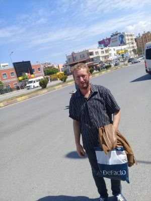 aRKLJfNYyLeAQUg's profile picture. انا الرجل القادر على سعادة اي انسان