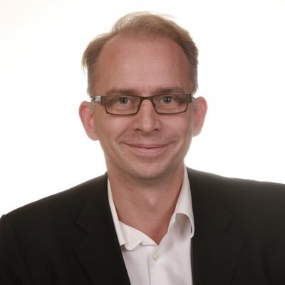 HenrikWejdmark's profile picture. Father of two who is a Red Sox fan with a taste for roadracing, diving and singing.