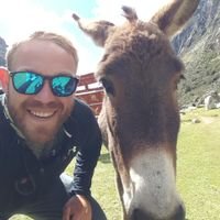 DeanHow3lls's profile picture. Average rugby player, crap photographer and incredible eater.