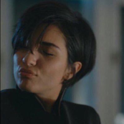 إبنة لأعظم رجلٍ فارقَ الحـياة.