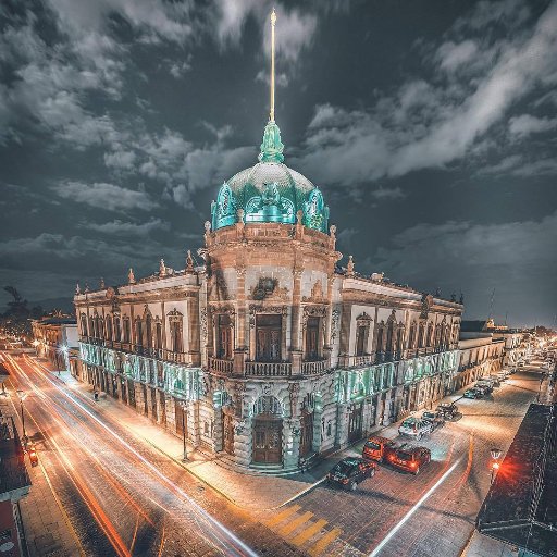 El majestuoso teatro Macedonio Alcalá, es considerado como uno de los más importantes en la República Mexicana.
Foto de @horchatapop.