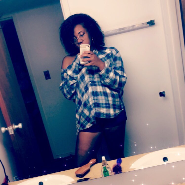 Lacey_Marie22's profile picture. Manchester University c/o 2018 Do what makes you happy don't worry about the rest ❤️😍💯