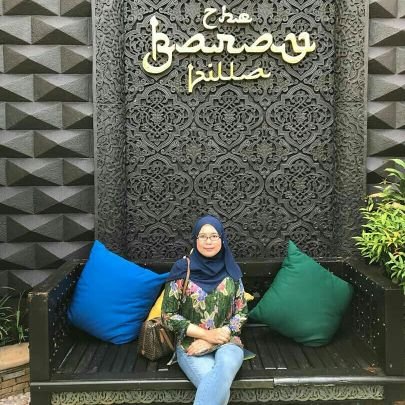 I love food and travel around the world..
I'm a cat and animal lover..Hamba Allah yg sentiasa ingin memperbaiki diri ke arah yg lebih baik..InsyaAllah