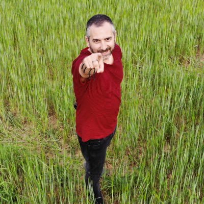 Tengo que poner la BIO, lo sé, es para crear emoción ;)