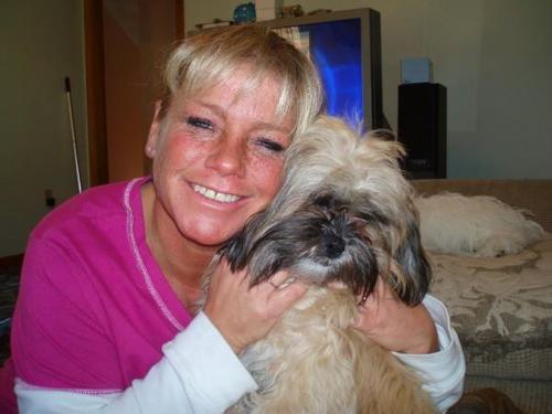 tinymoats's profile picture. 