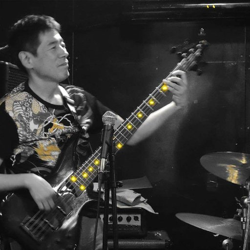 ベーシスト兼コンポーザー。 モダンチョキチョキズ・Holy Light・Embrace・Shiny Pink・Brainba Sters・three of us他に所属。好きな音楽は多種多様。好きなミュージシャンはもちろん息子(親バカ笑)