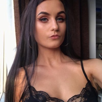 steph_kuunal's profile picture. ig: stephkuunal