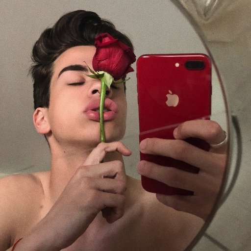 1adesejar's profile picture. tá achando que o meu coração é tapete?