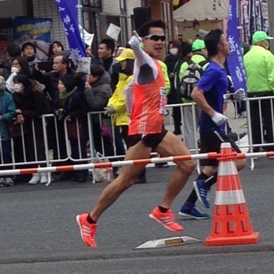 1975年生まれ50才。フル2:35'47 (3/2025) 、ハーフ1:14’21 (1/2025)、10km 35'10 (11/2021)、5km 16'22.4 (7/2023)、1500m 4'25.4 (6/2023)。フルのPB、14年間毎シーズン更新中。