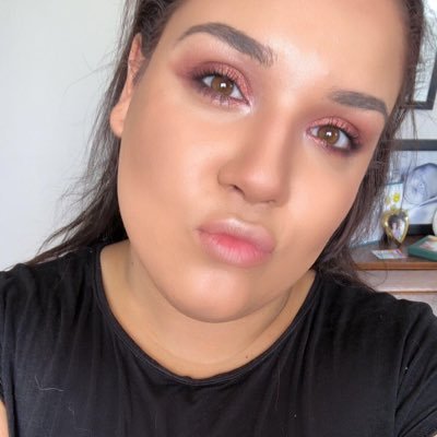 22 | living in Orlando | Qualified MUA | Event Manager and Blogger ✈️ 🌎 ❤️ Currently working for the mouse ✌🏼insta: makeupartistash