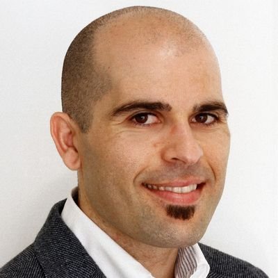 LapiLopez's profile picture. Maratón finisher. Apasionado del #MarketingDigital, #eHealth, #Neuromarketing y #BigData 200% motero y costalero. Coleccionista de experiencias y #spotter.