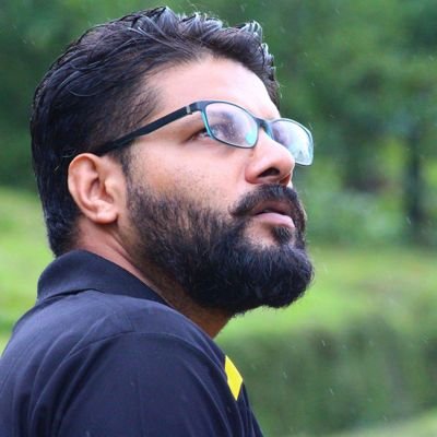 AAkshayHegde's profile picture. ನಾ ನಾ ಎಂಬುದು ನಾನಲ್ಲ..
.
.
ನೀ ಎಣಿಸುವ ಗುಣ ನಾನಲ್ಲ..
.
.
ವೇದ, ಓದುಗಳು ನಾನಲ್ಲ..
.
.
ಒಣ ವಾದ ಮಾಡಿದವ ನಾನಲ್ಲ..