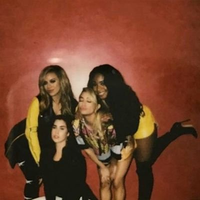 7/27 🌟 | April 5, 2017
Normani follows 👑 | March 4, 2018