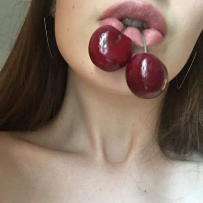 🔸 A los pechos me remito. 🔸 Lo importante no es participar sino llegar al orgasmo. 🔸NO busco sexo porque ya tengo. 🔸Hasta el ceoeñeo.