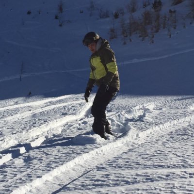 shallihitit's profile picture. 