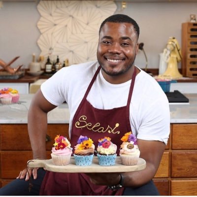 BIKER🏍|| BAKER💁🏾‍♂️🎂 #GBBO16 Semi-Finalist. Instagram:@selasigb AGENT:vivienne@vivienneclore.com 💁🏻‍♀️ Follow🇨🇭 journey link ⬇️🤗👨🏿‍🍳 #SwissEducated