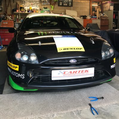 GaryJones144's profile picture. Middle aged. Married. 2 kids. Amateur race driver. Sorted.