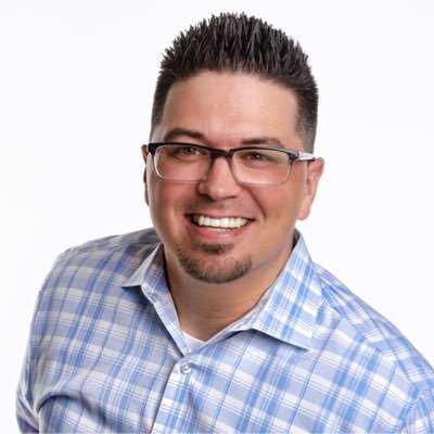 #Entrepreneur #GraphicDesigner #MarketingAutomation #FunnelHacker | Committee Leader @SMCNash | #Designer @CraftContentNSH @ProductCampNash