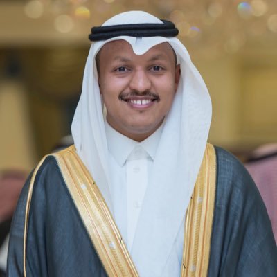 لا تجعل كلام الغير يؤثر فيك ، مادمت واثقاً مما تفعل فأنت ترى شيئًا وهم يرون شيئًا آخر♡