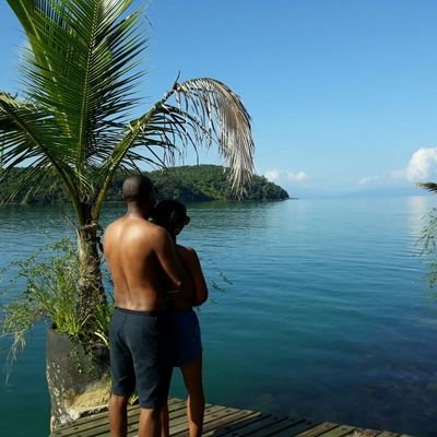 Natural de Cruzeiro/SP, Graduado em Ciências Contábeis e Direito pela Faculdade de Ciências Humanas de Cruzeiro.