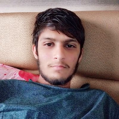 आज भी''''''' हारी हुई बाजी खेलना पसंद हे हमे क्योंकी'''''' हम तकदीर से ज्यादा खुद पे