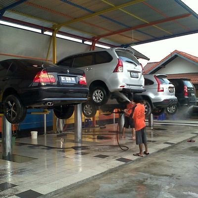 we are professional auto care comany. we do car wash,service,interear cleaning, car decoration and repeating
