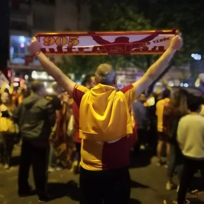 Babaya ilk Karşı Geliş, Anneye Söylenen ilk Yalan, Sevgiliye Edilen Vedadır GALATASARAY.