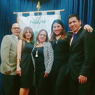 Relacionista Publica. Profesora de Educacion Media con Especialuzacion en Relaciones Publicas y Mgtra. en Comunicacion Corporativa.