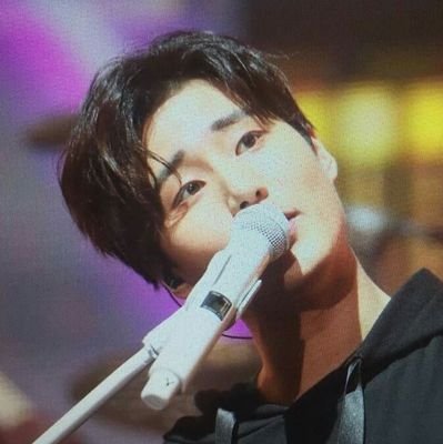in love with the cutest and handsomest bassist + i saw taeyang 9/22/17+