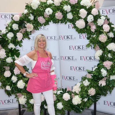 Janette here, Floristry tutor at Kay's Flower School for the past 34 years.  Renowned for our fun live flower classes on Facebook  & Instagram