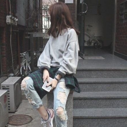 DyosangChi's profile picture. Falling down is an accident. Staying down is a choice.