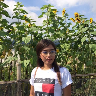 Violinista• Generalista• A Sunshine✨ •EuniQue •A living testimony •1997 •writer wanna be📝 •things that will echo in eternity is what matters to her •🎻nist