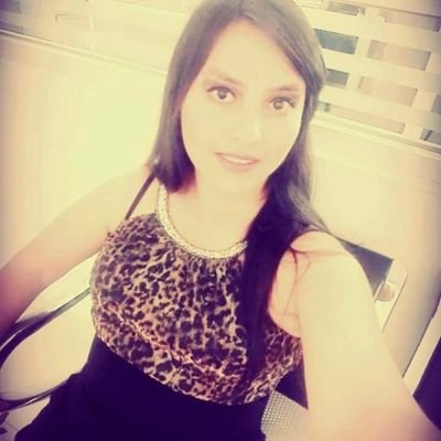 AndreaVillaci18's profile picture. La vida es muy corta como para complicarse por pequeñeses