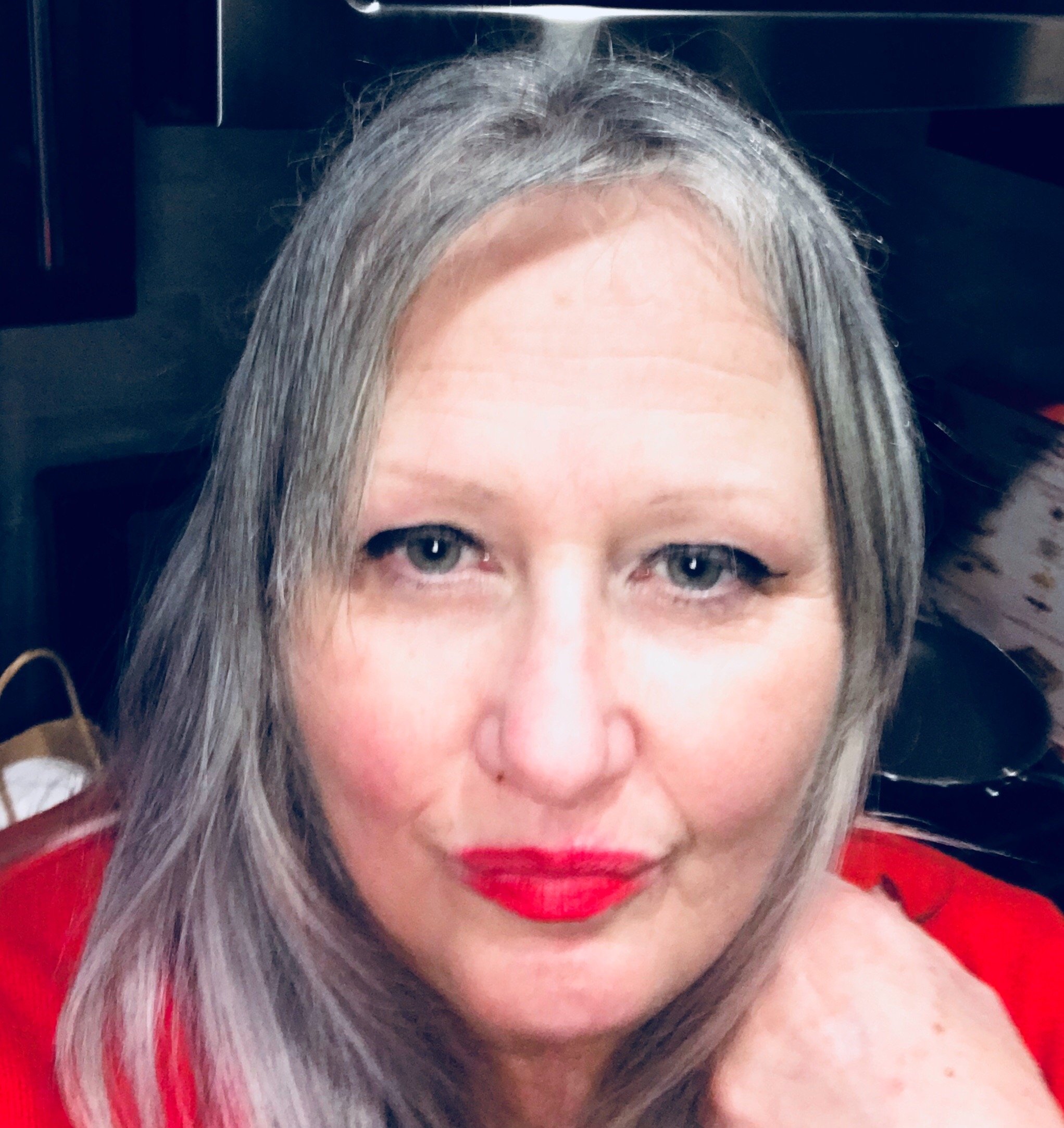 astrologer. I do wu & other witchy stuff. writer. I like to learn things.