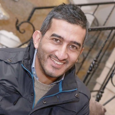 KaremLB's profile picture. Lawyer... Searching...