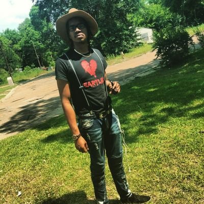 LOOKSCANBEDECIEVING
CB💰G
#FreeHound
Rip Mac G
#LongLiveAmp
