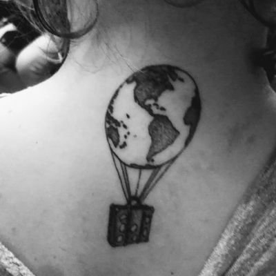 Lea__LTh's profile picture. Après des années dans le Twitter de l'ombre, je m'aventure dans la lumière.
Team @ruedelechiquier 
#féminisme #series #livres 🌈