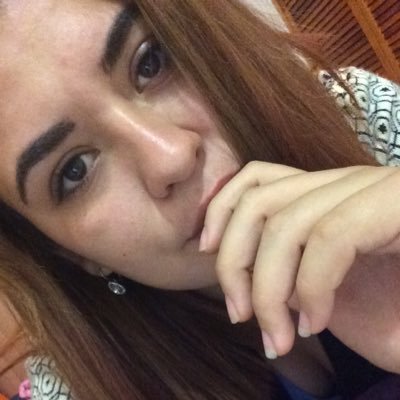 Vale la pena lo importante. Dejar el dramatismo a un lado para que no nos distraiga. Cambiar el feo hábito de quejarnos por vicio y valorar de verdad 🎶😊😎