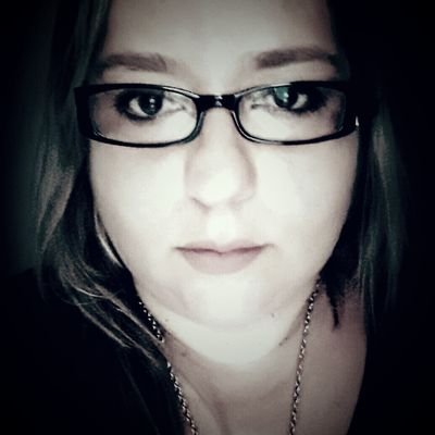 AndreaMNoguera's profile picture. Perdida en mundos imaginarios, letras sueltas y versos inconclusos.... estoy mejor así, la realidad y yo no somos compatibles en estos días.