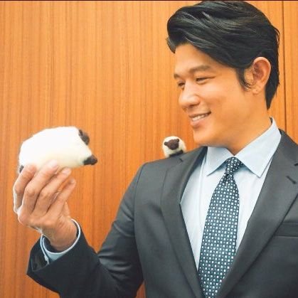 Southern All Stars及び桑田佳祐さん(デビュー当時からファンです❤️応援団員)
鈴木亮平クンが大大大好物です❤
無言フォローごめんなさい💦
失礼がありましたら遠慮なく叱ってください‼
ヨロシクお願いします🙇⤵