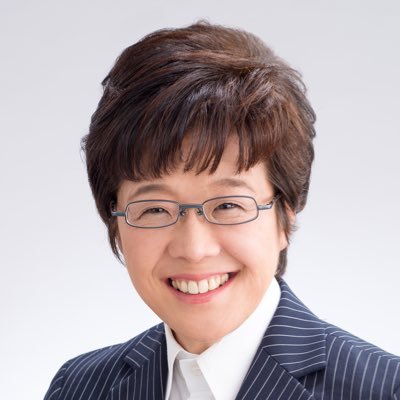 FrozenFFpress's profile picture. 冷凍食品ジャーナリスト 山本純子です。冷凍食品の報道に携わり43年。2015年から独自のサイト・エフエフプレスを立ち上げて、日々楽しい冷凍食品の情報を発信しています。とても素晴らしい冷凍食品を使うことは手抜きではなくて、手間抜き❗️冷凍食品は、時空間超越システムです。