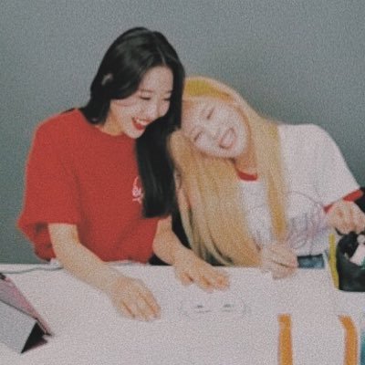 lipvespics's profile picture. ₍ 💌 ₎ . .⃗ . dedicated to loona’s #이브 and #김립 ♡