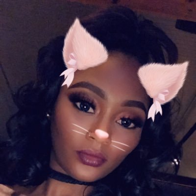 Living and loving my life✨ Mommy of 3 boys 🩷 Women of many talents MUA💄,Modeling 😍, Singer 🎤 (SC:👻Beautii_77) YouTube vlogger Subscribe!! 🎥