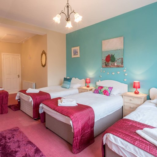 Self catering Carrick offers beautiful accommodation in the middle of Carrick on Shannon.
We can accommodate groups of up to 26 people.
Call us on 0872610010