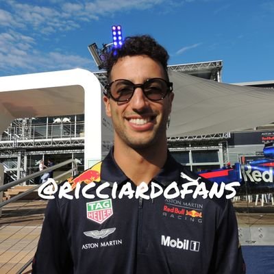 News & updates about Daniel Ricciardo (@danielricciardo) - Renault F1 driver. This is a fan account so I'm NOT Daniel !